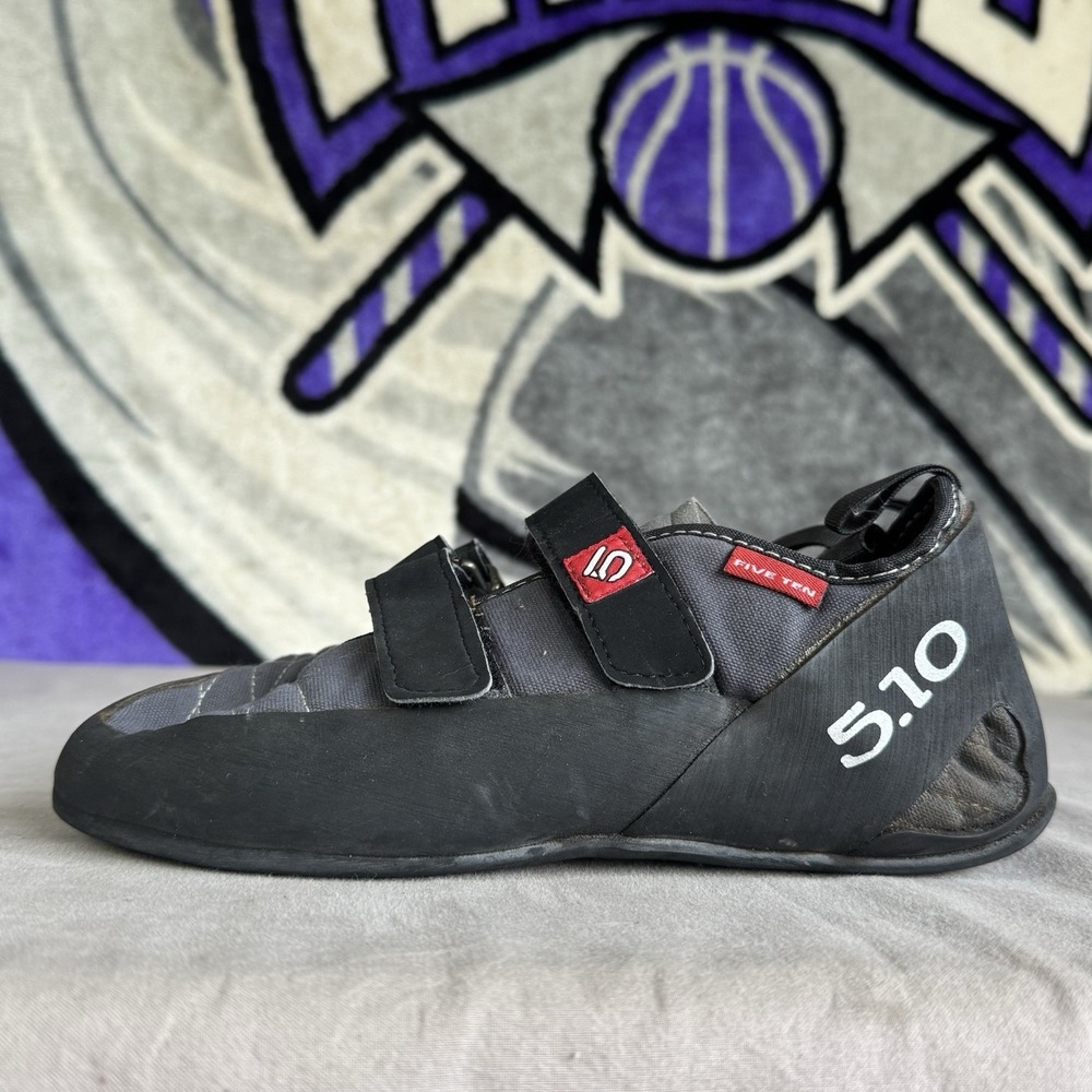 Size 11 - 5.10 Five Ten Rogue Black/Gray Climbing Shoe Men's